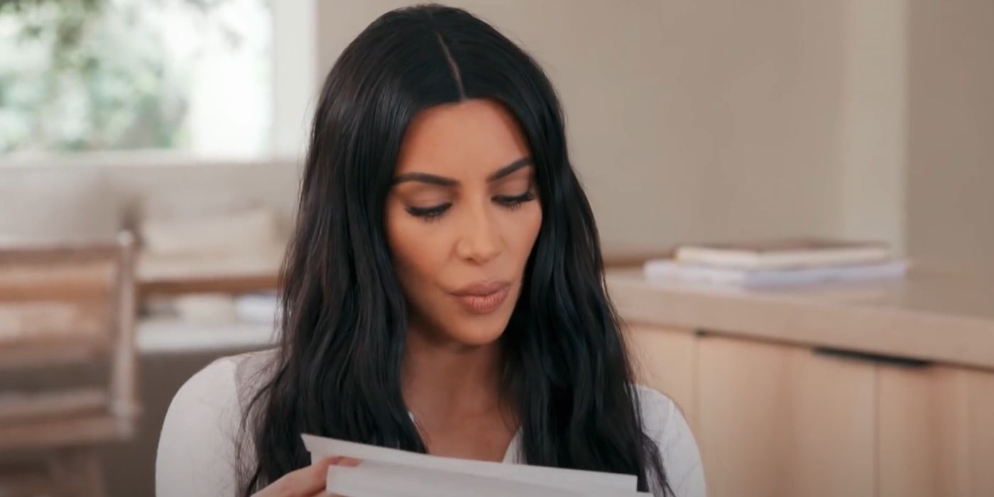 Kima Kardašjana lasot vēstuli, lai sekotu līdzi Kardashians