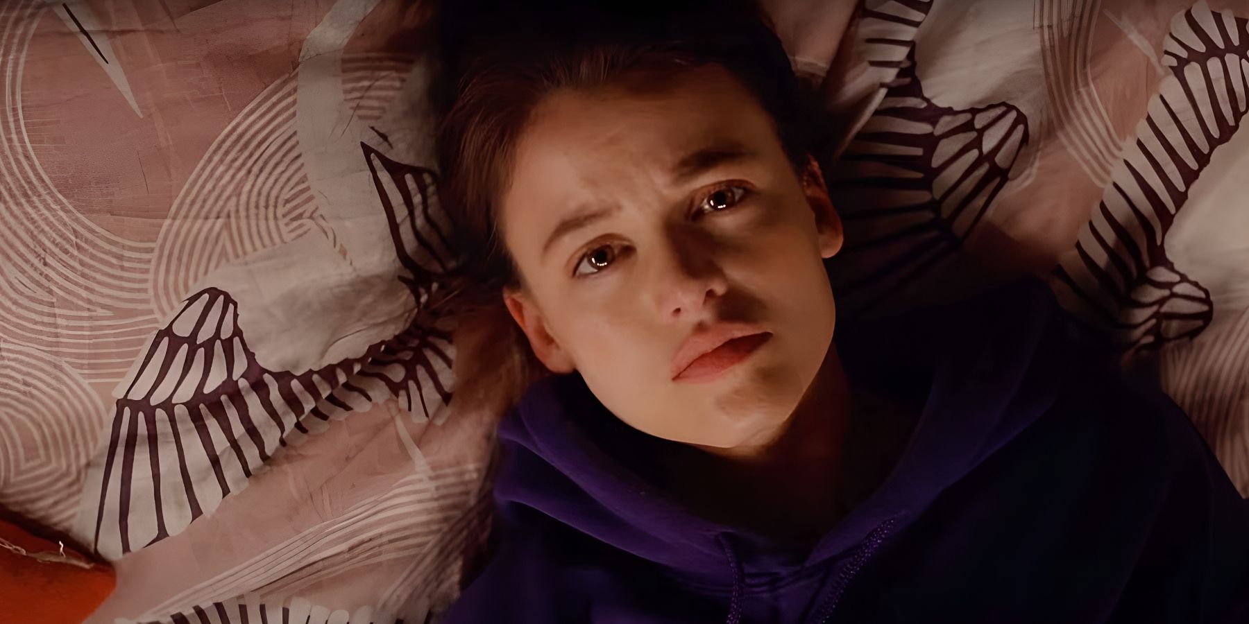 Max Baker lying in bed and staring up at the ceiling in Ginny and Georgia Season 3.