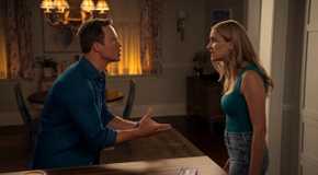 Scott Porter as Paul arguing with Brianne Howey's Georgia t in Ginny & Georgia.