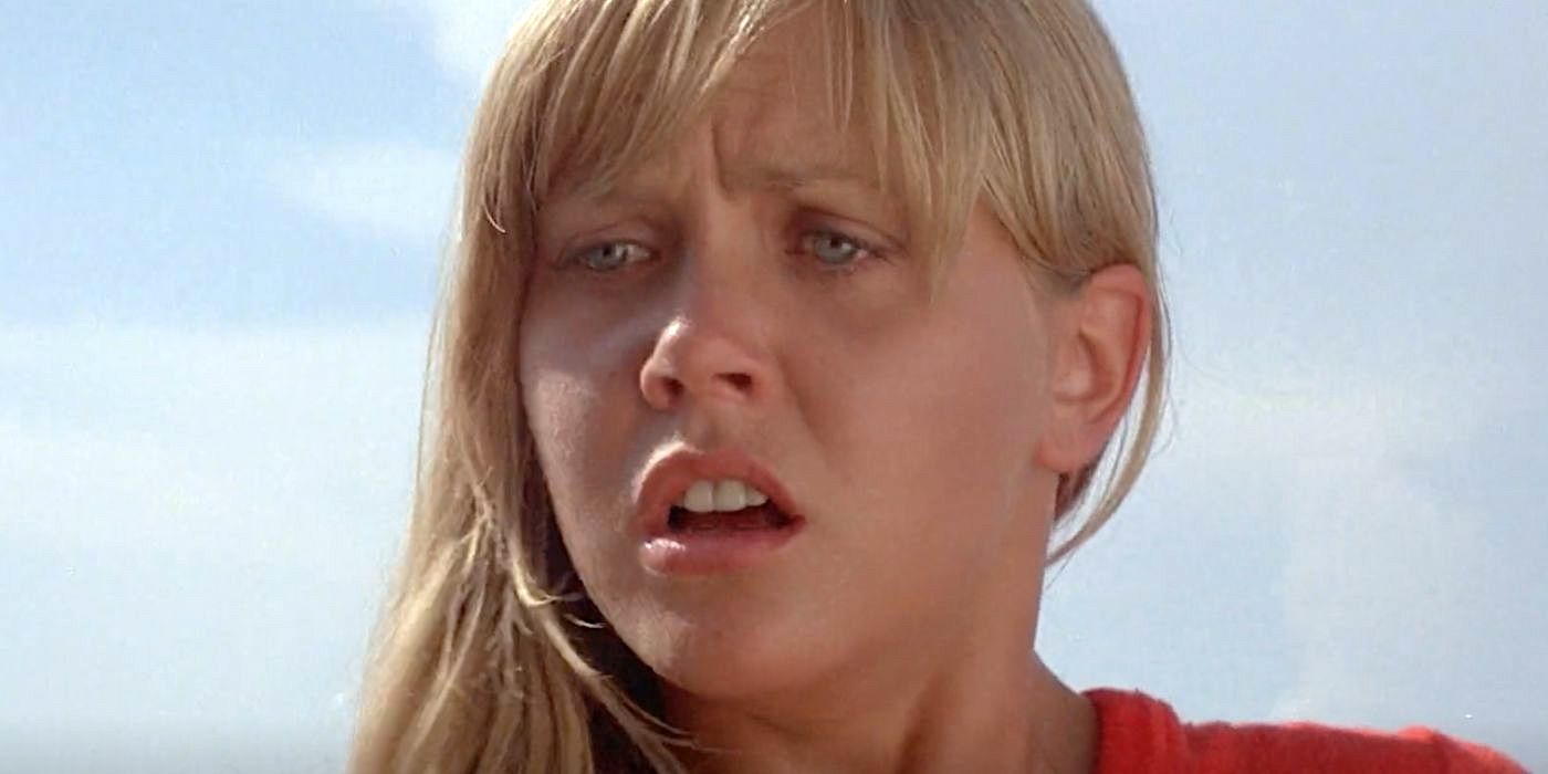 Tina (Ann Dusenberry) fica em choque depois de ver a morte de seu namorado em Jaws 2 (1978).