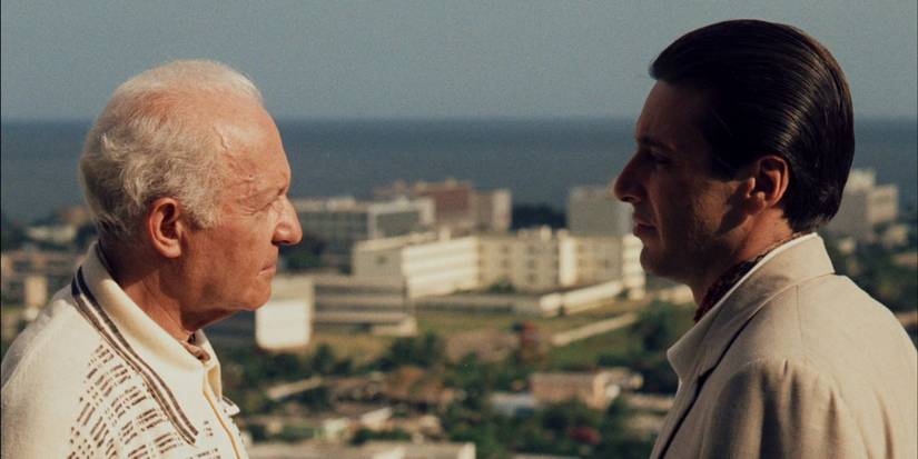 Lī Strasbergs un Al Pacino kā Hyman Roth un Michael Corleone krusttēva II daļā.