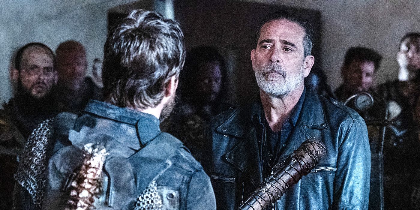 O Negan, de Jeffrey Dean Morgan, sorrindo em The Walking Dead: Dead City Season 2, episódio 5.