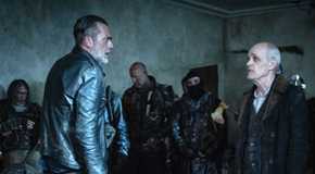 Jeffrey Dean Morgan's Negan talking to Željko Ivanek's Croat in The Walking Dead: Dead City Season 2, Episode 5.