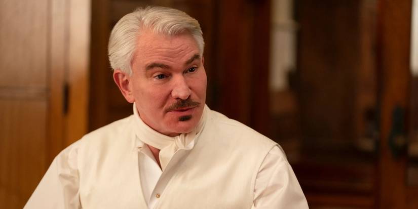 Borden (Douglas Sills) talking to someone off-camera in The Gilded Age.