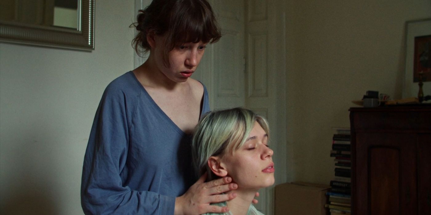 Rósza (Alíz Sólyom) and Kila (Lilla Kizlinger) in Jimmy Jaguar