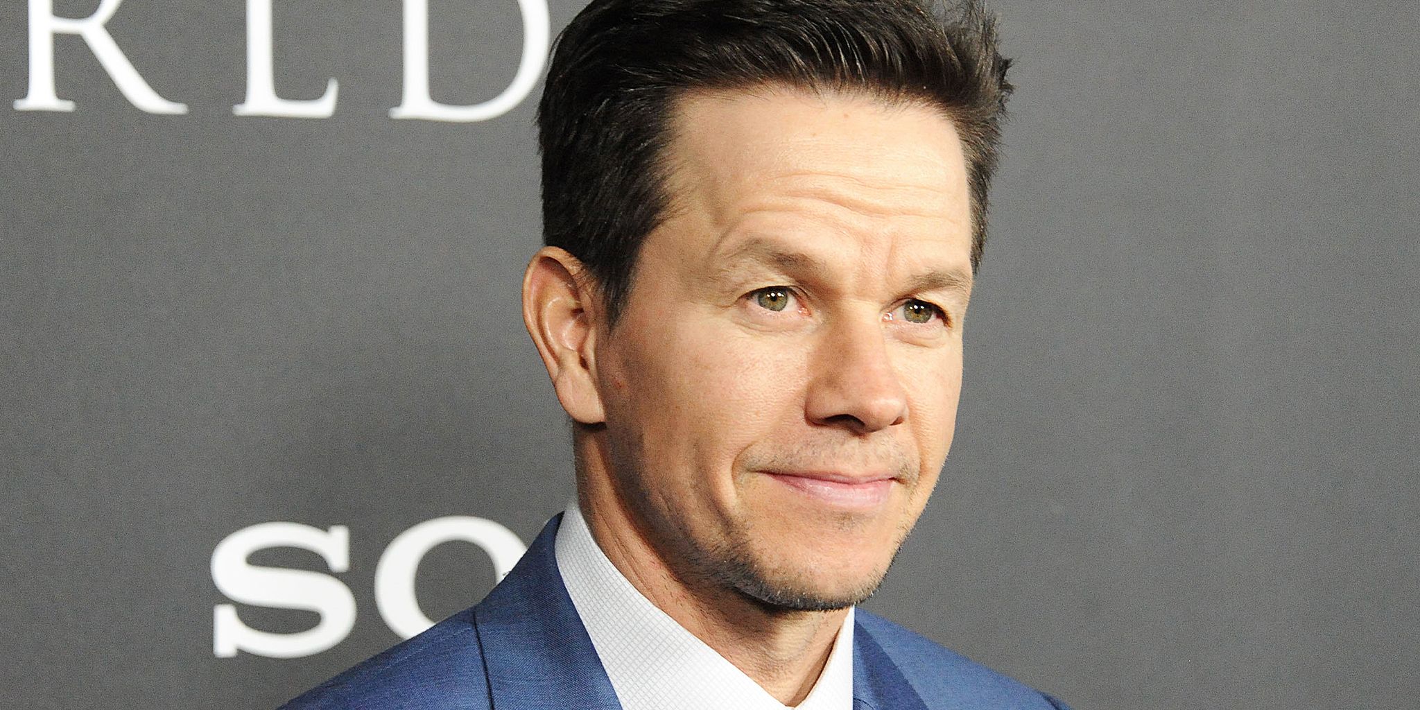 Mark Wahlberg Replaced Chris Evans in This 17% Rotten Tomatoes Sci-Fi Film That's Dominating Streaming Charts