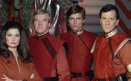 The cast of the original V series