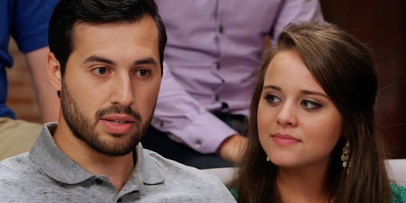 Jinger Duggar looks at Jeremy Vuolo in Counting on