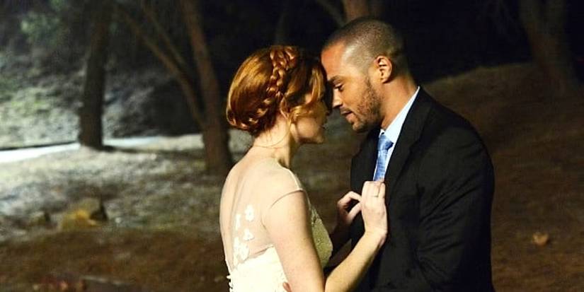 April and Jackson embracing in Grey's Anatomy