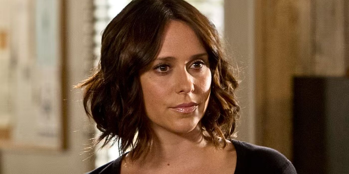 Jennifer Love Hewitt as Kate Callahan in Criminal Minds Season 10.