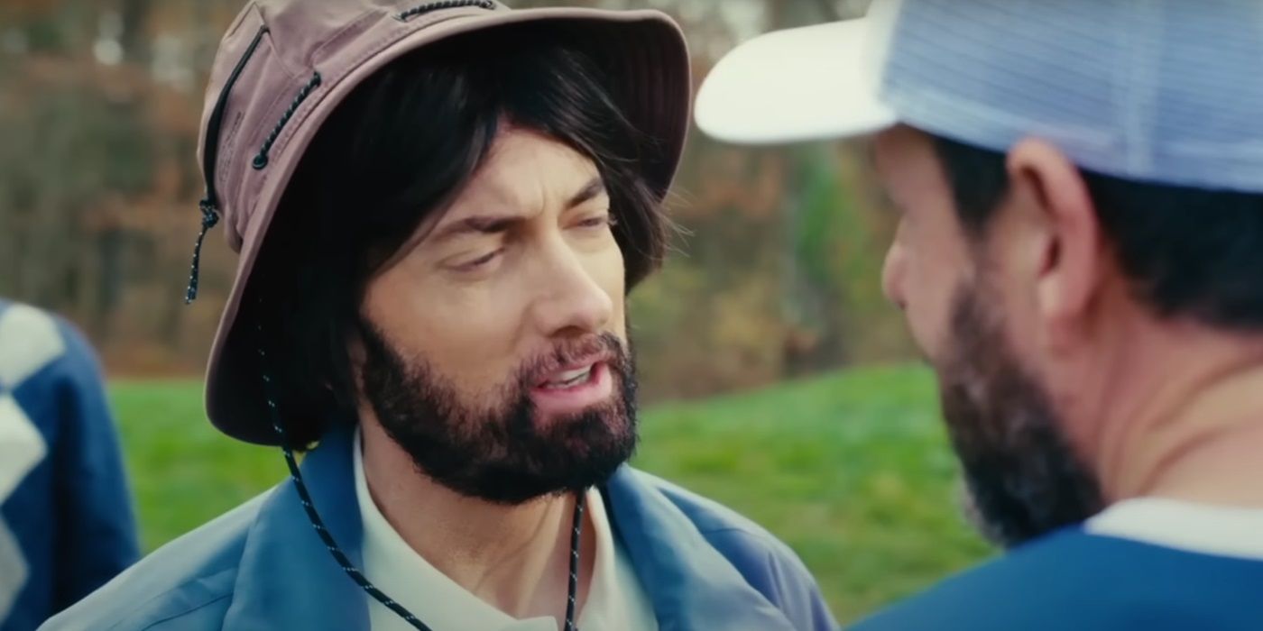 Eminems, biedējot laimīgu Gilmoru kā Donalds Floids jaunākais, filmā “Happy Gilmore 2”.