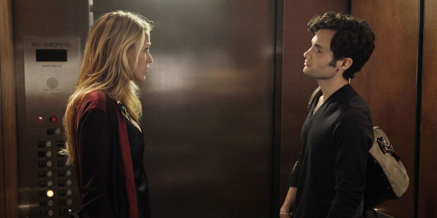 Serēna van der Voodsena (Blake Lively) un Dan Humphrey (Penn Badgley) liftā “Gossip Girl”
