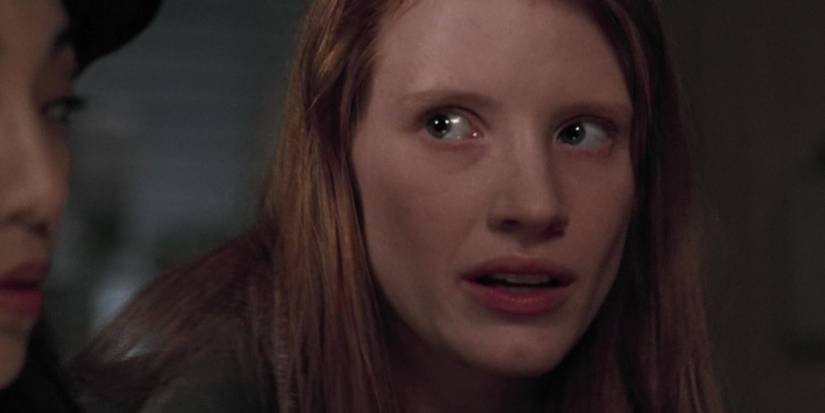Dahlia (Jessica Chastain) looking slightly concerned.