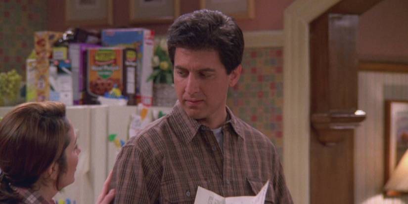 Ray Romano looking at Debra in The Article episode of Everybody Loves Raymond.