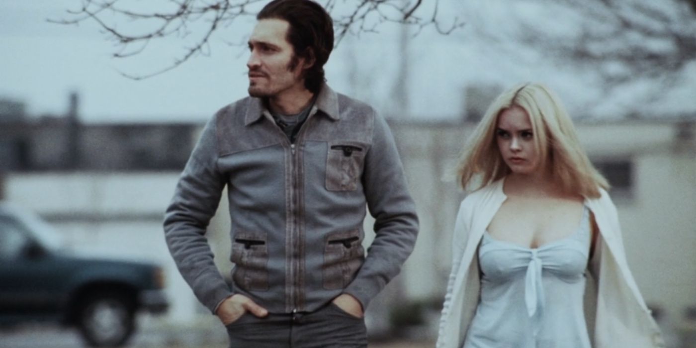 Vincent Gallo and Christina Ricci walking.