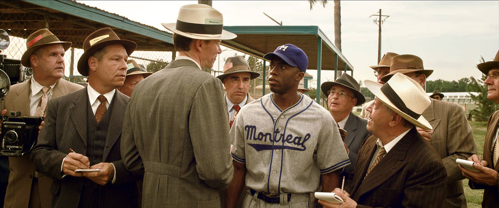 45 New Images From Jackie Robinson Biopic 42 Starring Chadwick Boseman And Harrison Ford