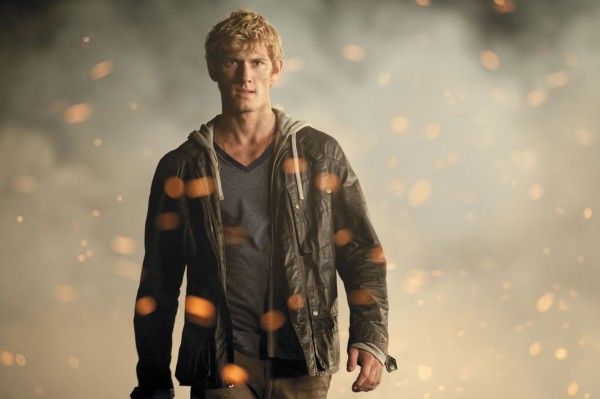 alex-pettyfer-i-am-number-four-image-2