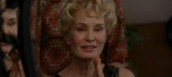 american-horror-story-afterbirth-jessica-lange