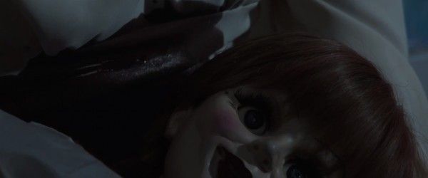 annabelle-teaser-trailer-close