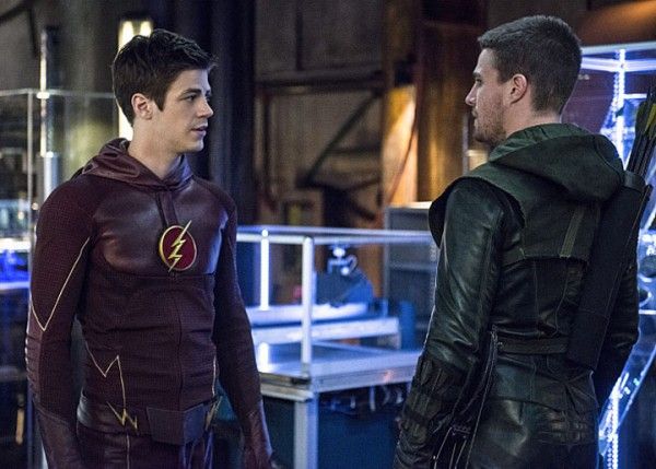 arrow-the-flash-crossover-stephen-amell-grant-gustin