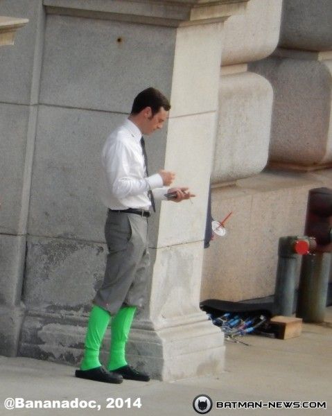 batman-v-superman-scoot-mcnairy-the-flash-set-photo