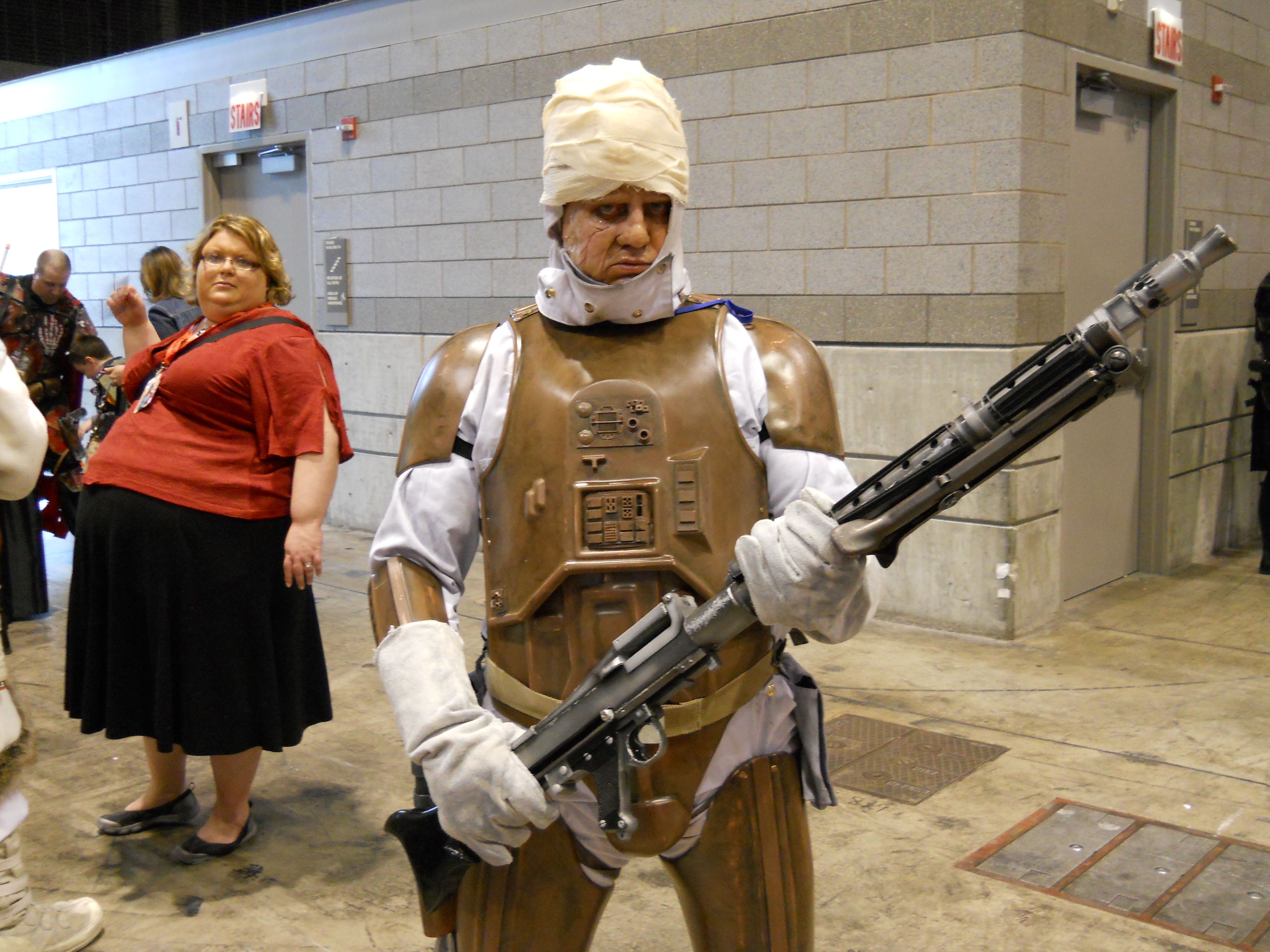 C2E2 2013 Images from the Convention Floor Featuring THE DARK KNIGHT ...