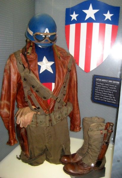 captain-america-disneyland-exhibit