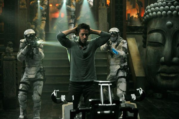 colin-farrell-total-recall-remake-movie-image-1