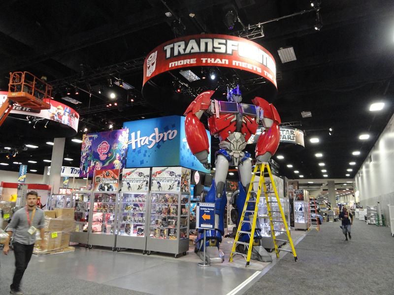 Comic Con Images of the Convention Floor Including IRON MAN 3, THE