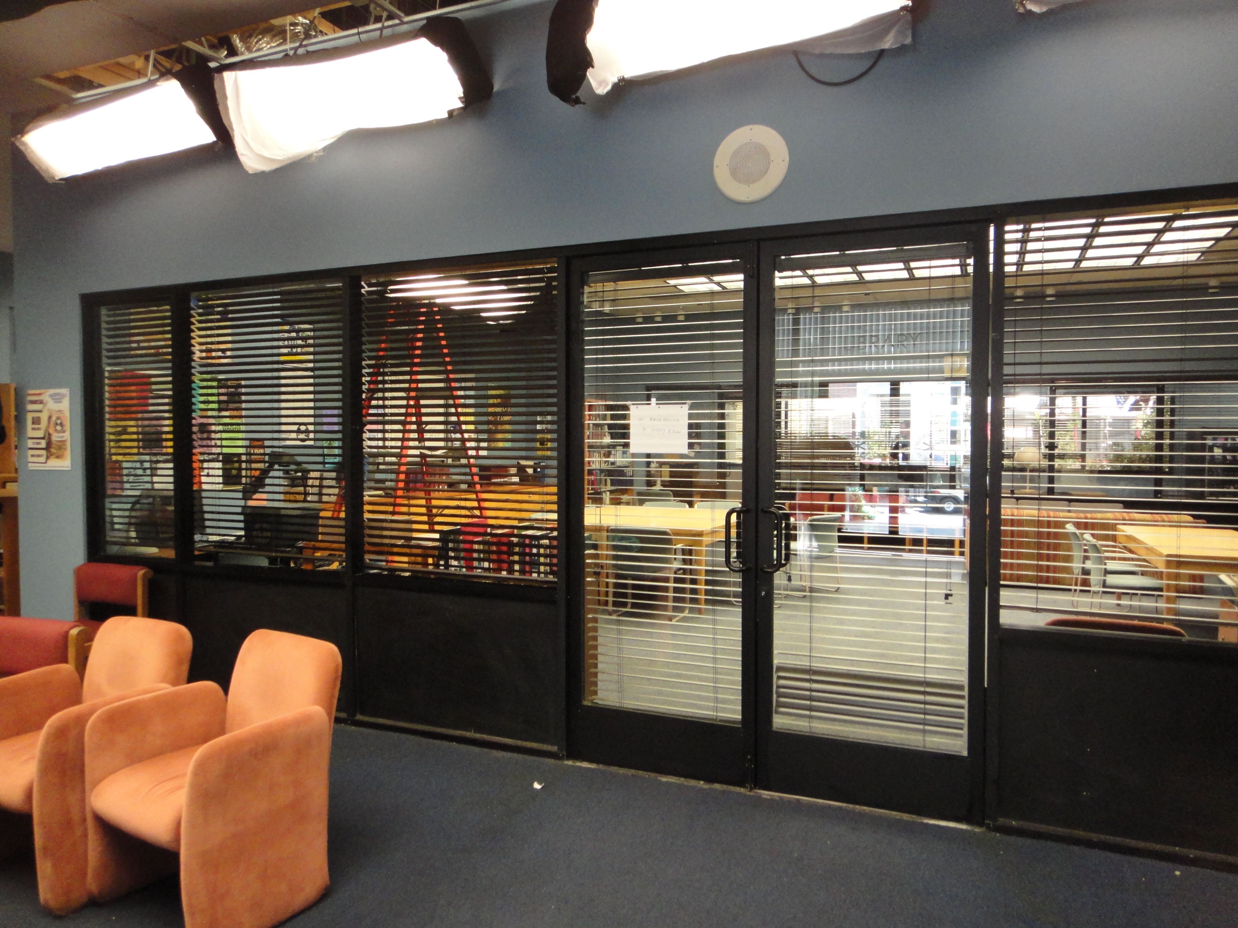 COMMUNITY Set Photos