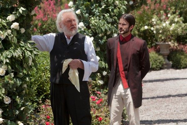 donald-sutherland-wes-bentley-the-hunger-games-image