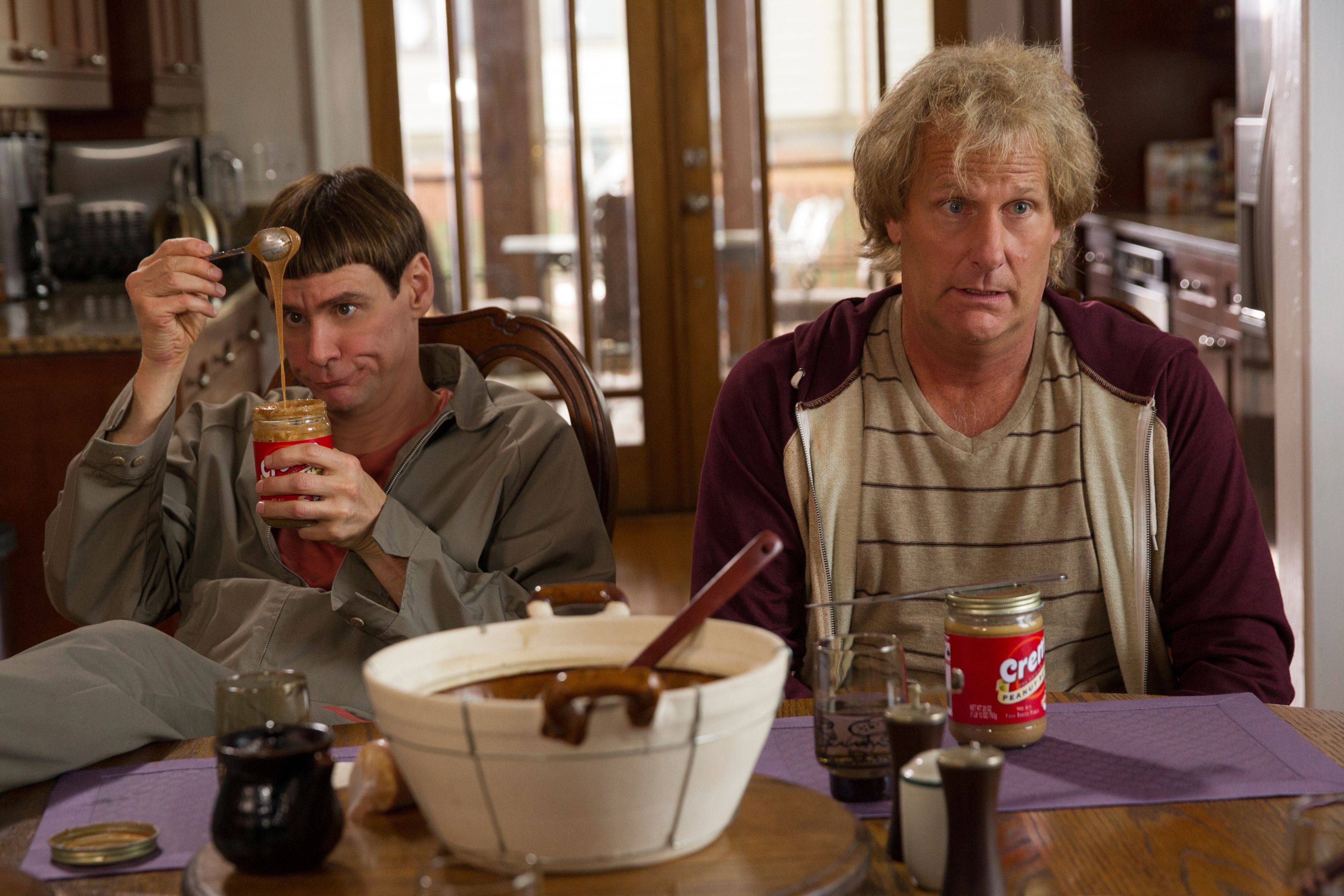 Dumb and Dumber To Clips and Images: Jim Carrey and Jeff Daniels Return