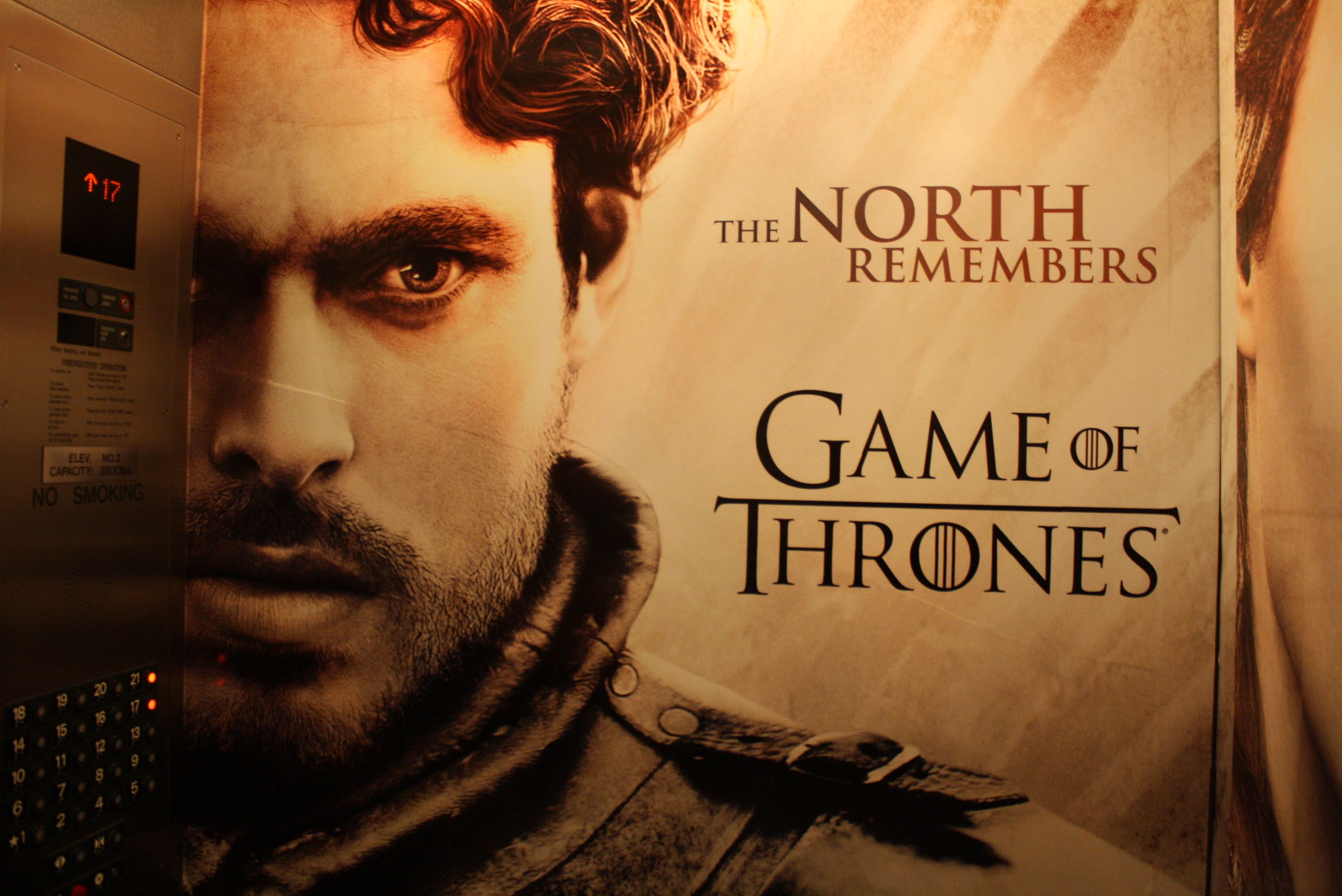 Studio Marketing Has Begun Outside Comic-Con; Check Out Pics of GAME OF