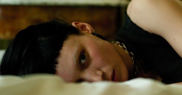 girl-with-the-dragon-tattoo-rooney-mara-side