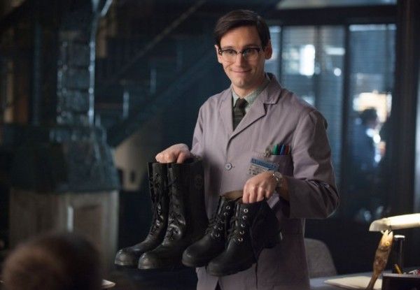 gotham-image-cory-michael-smith-what-the-little-bird-told-him