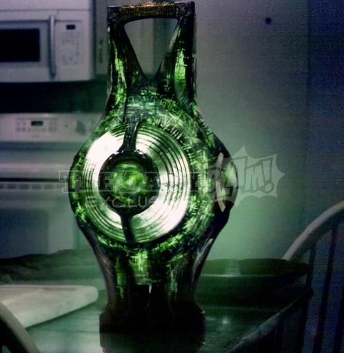 green_lantern_movie_image_power_battery_01