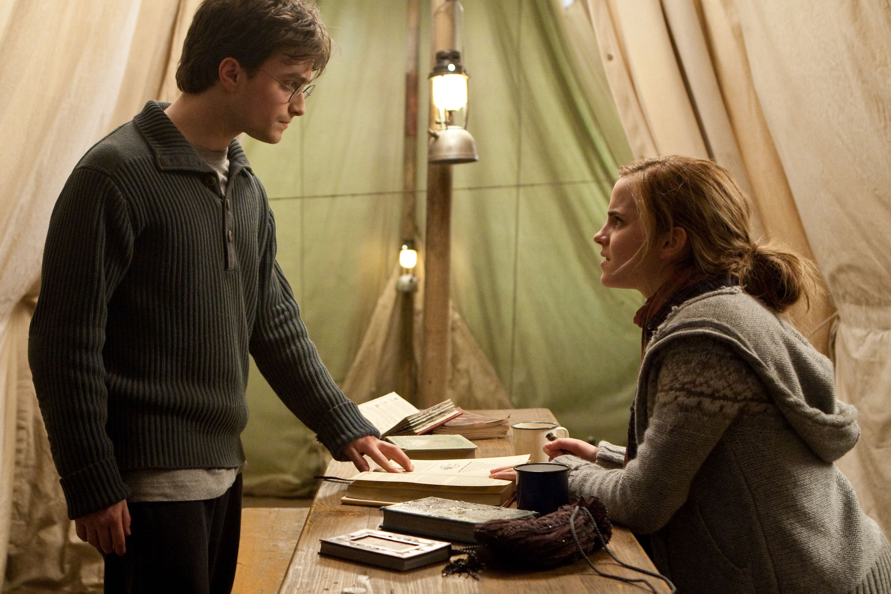 HARRY POTTER AND THE DEATHLY HALLOWS Part 1 Movie Images