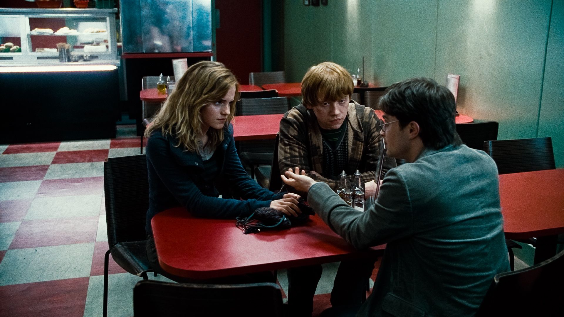 HARRY POTTER AND THE DEATHLY HALLOWS Part 1 Movie Images