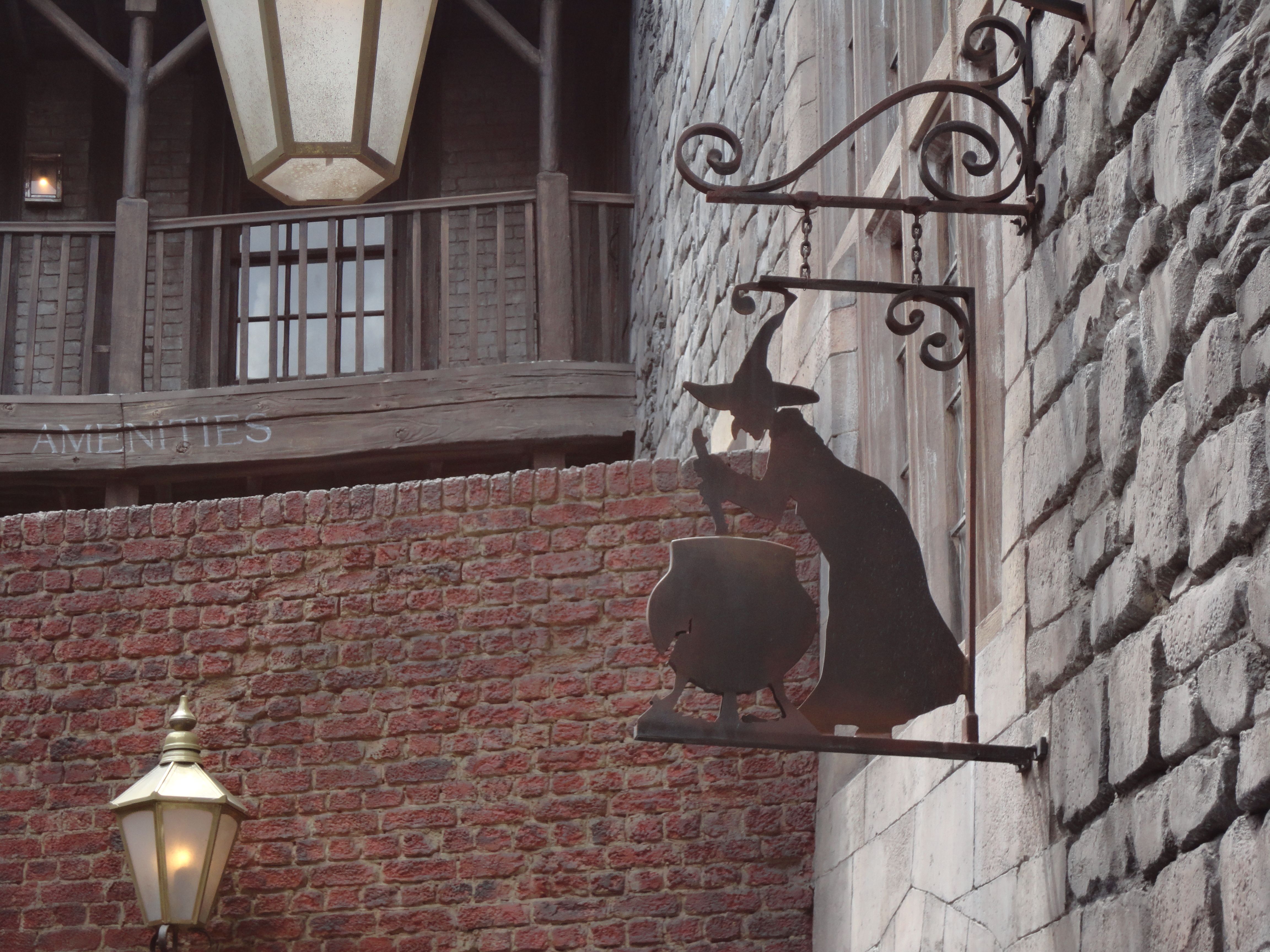 Harry Potter Diagon Alley Images from the New Universal Theme Park