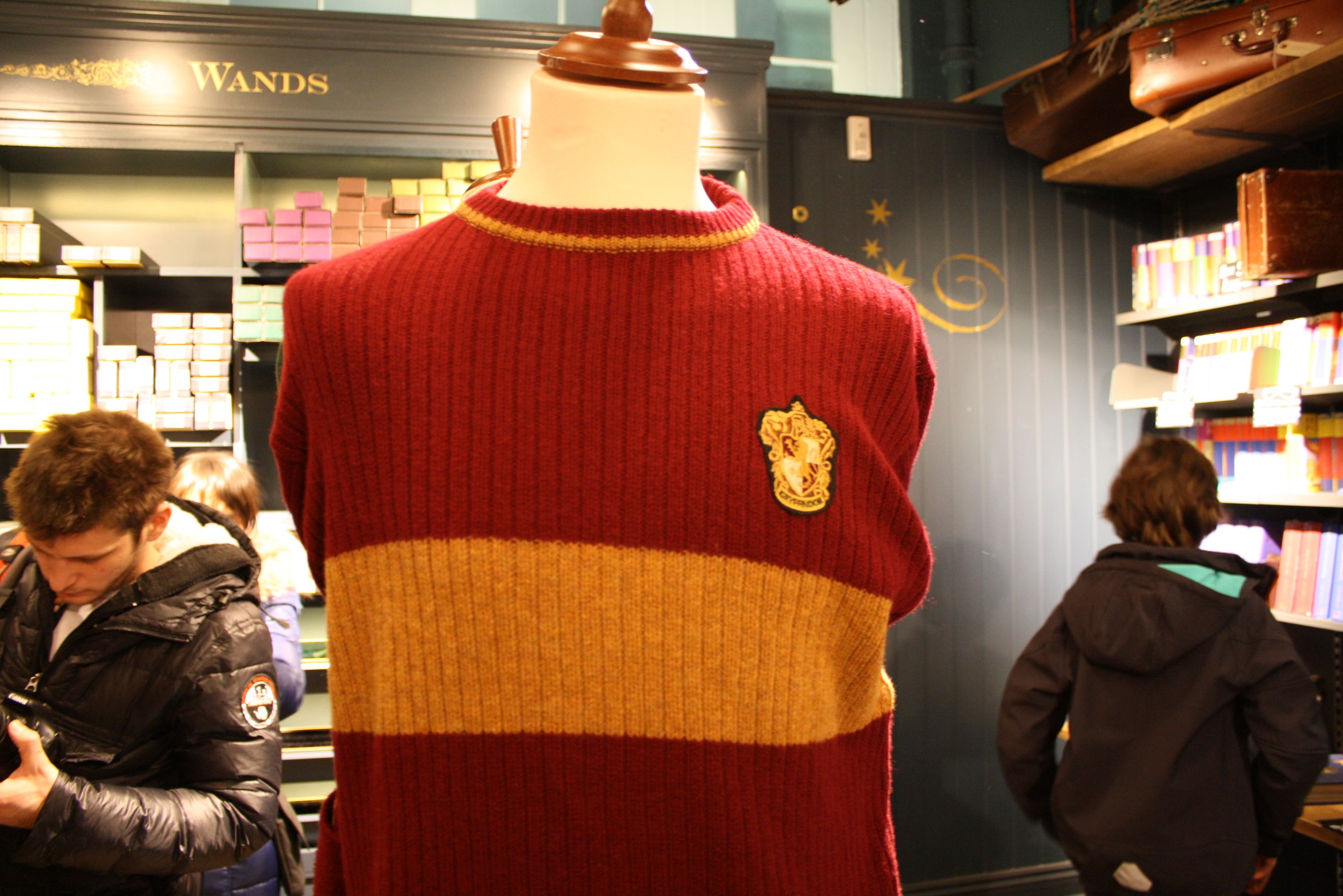 HARRY POTTER Platform 9 3/4 Shop at Kings Cross Station in London Pictures