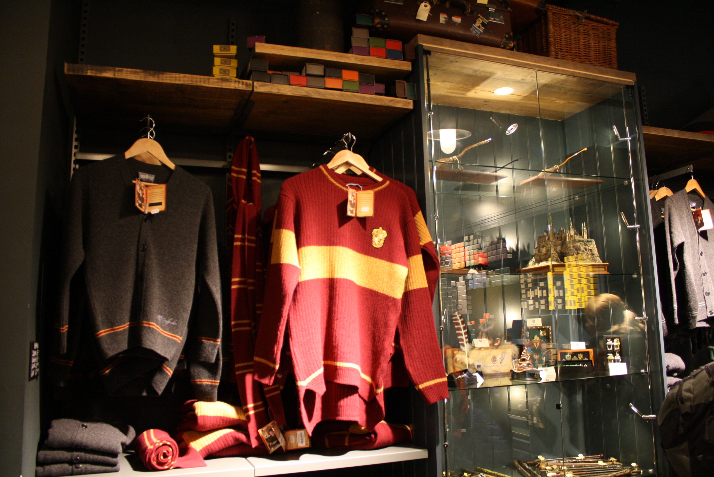 HARRY POTTER Platform 9 3/4 Shop at Kings Cross Station in London Pictures