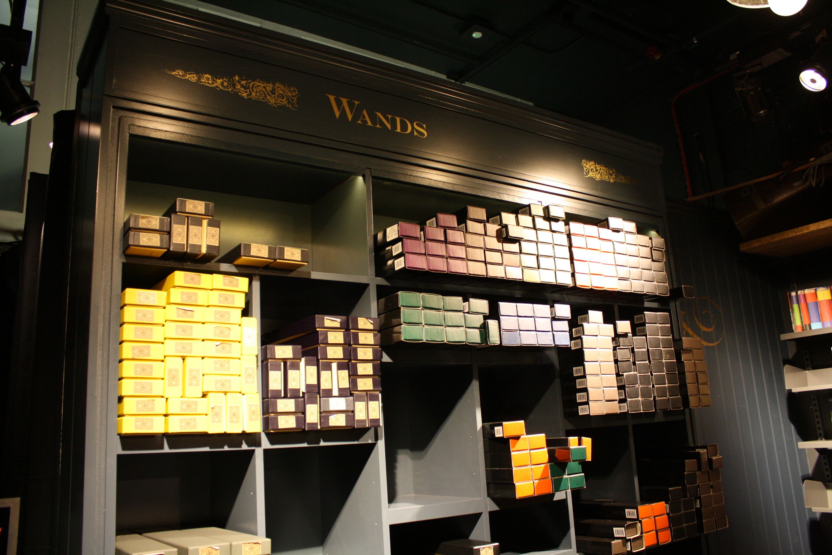 HARRY POTTER Platform 9 3/4 Shop at Kings Cross Station in London Pictures