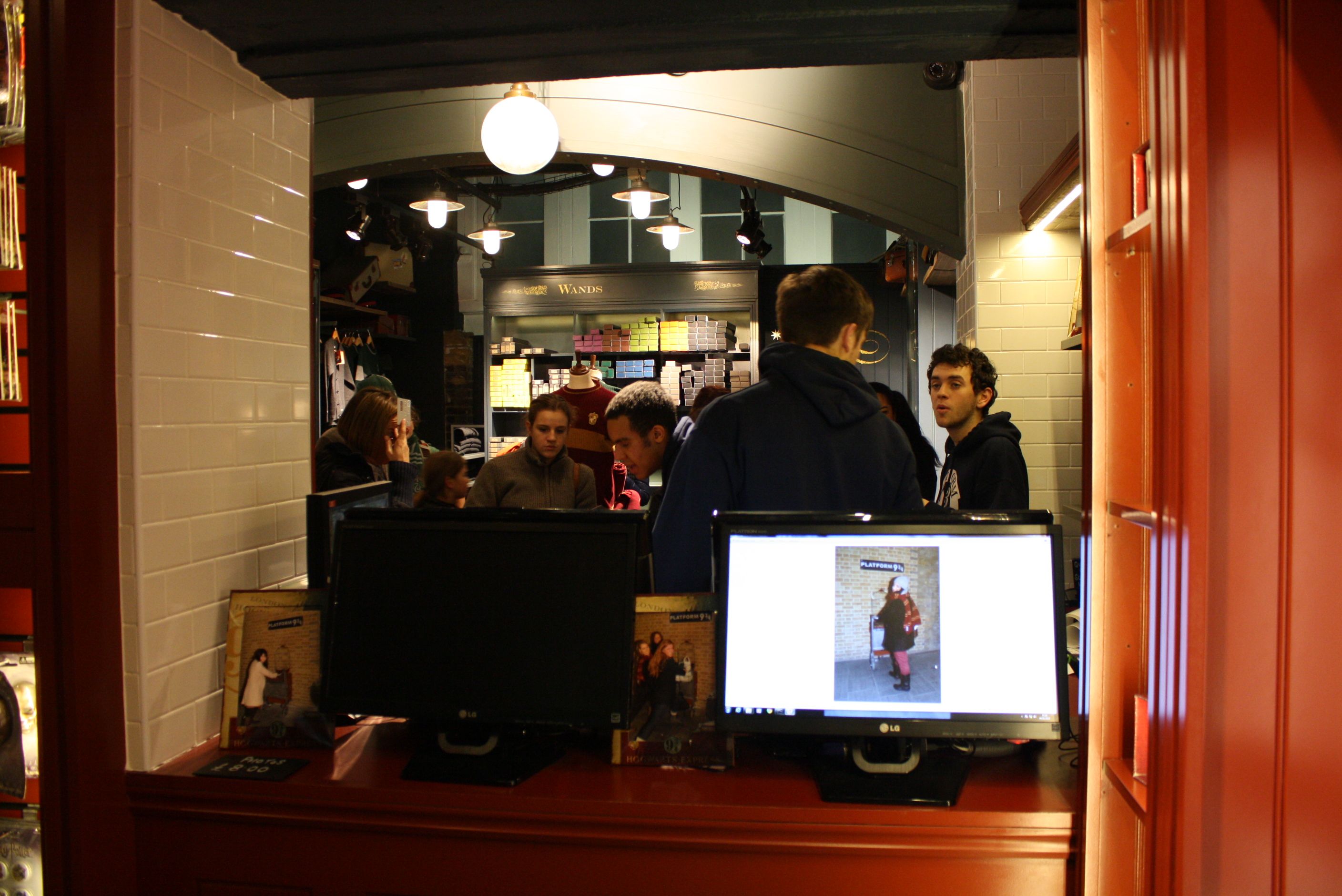 HARRY POTTER Platform 9 3/4 Shop at Kings Cross Station in London Pictures
