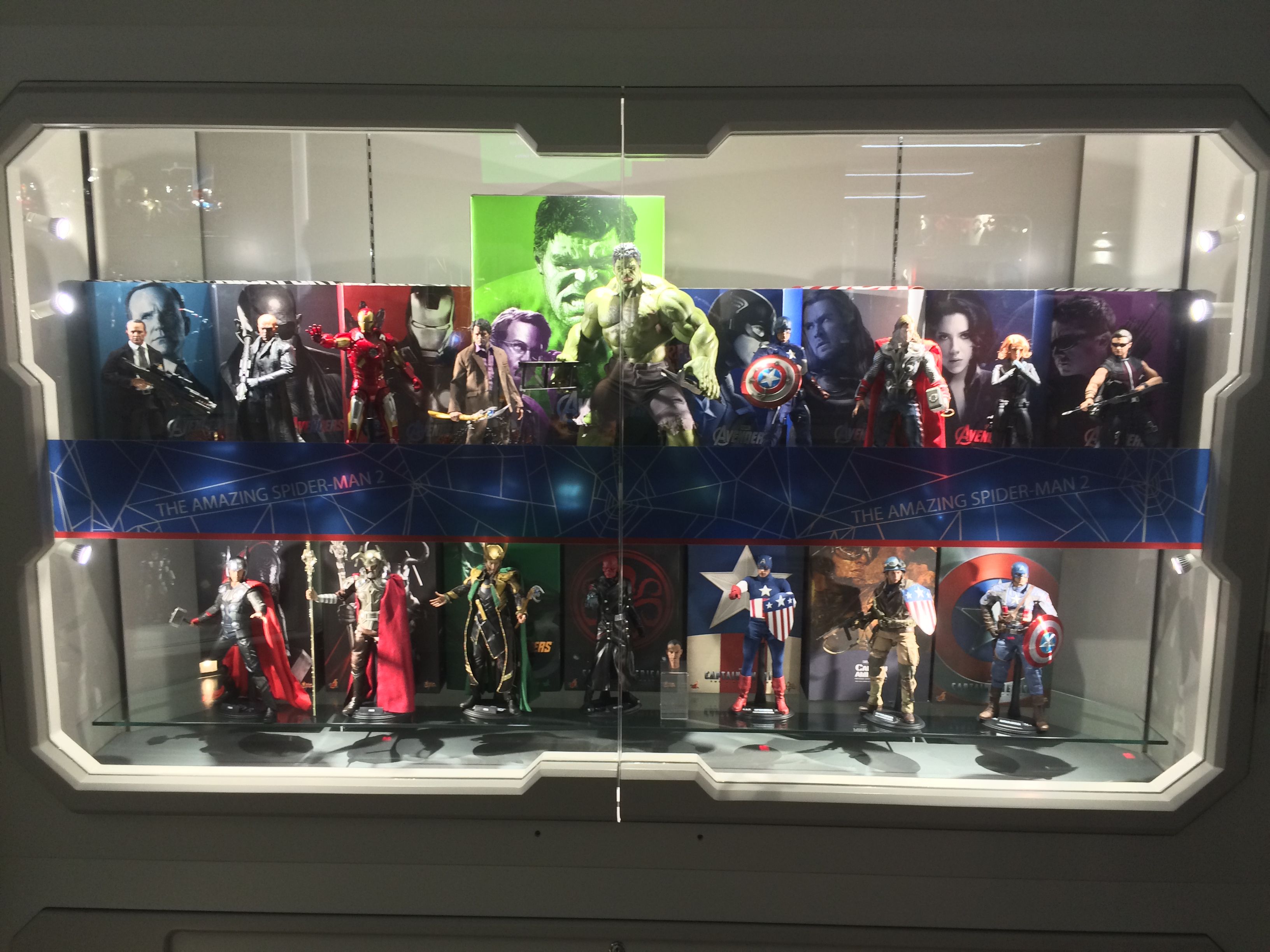 HOT TOYS "Secret Base" Retail Store Images