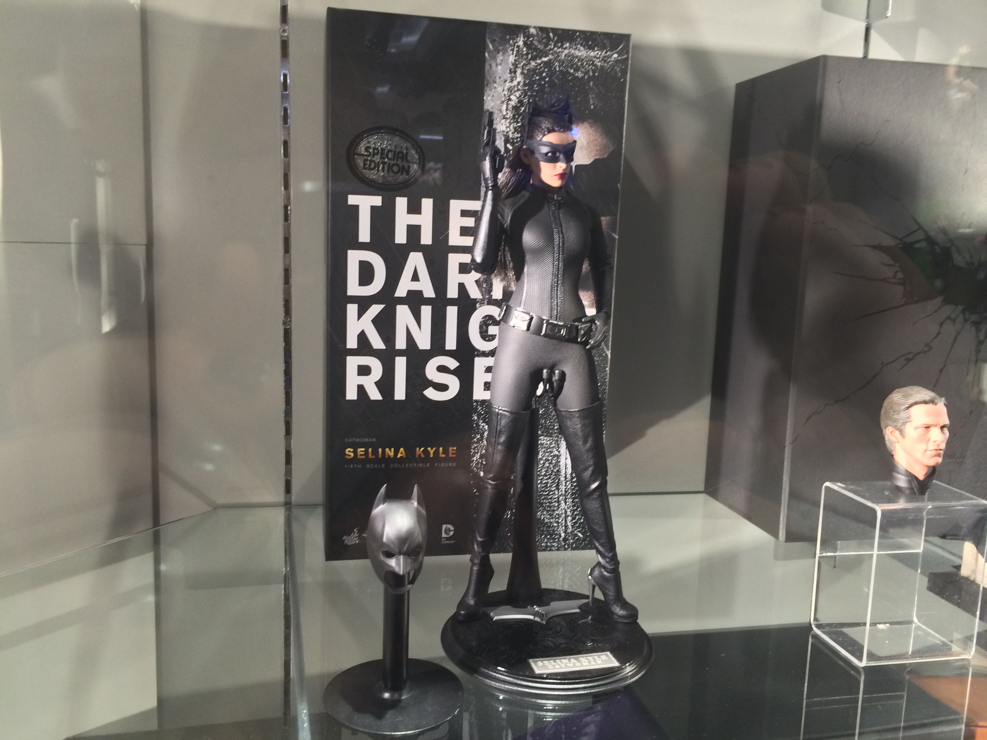 HOT TOYS "Secret Base" Retail Store Images