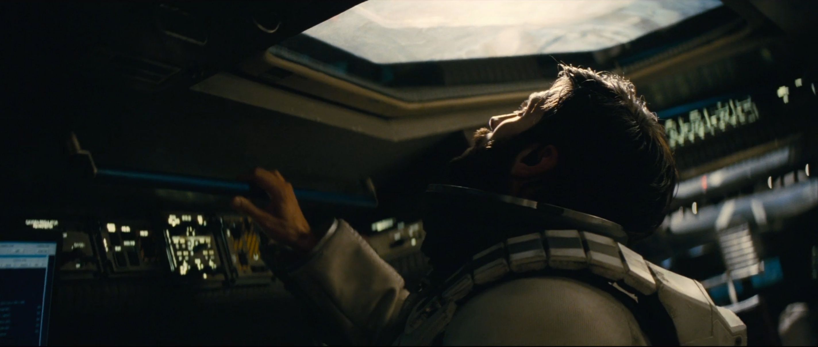Interstellar Images Detail the World of the Film