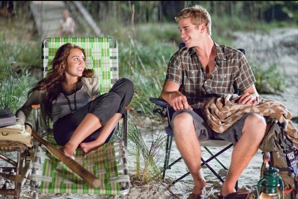 Liam Hemsworth and Miley Cyrus The Last Song movie image
