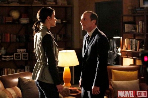 marvels-agents-of-shield-nothing-personal-cobie-smulders-clark-gregg