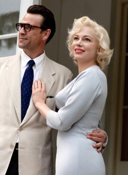 my-week-with-marilyn-movie-image-dougray-scott-michelle-williams-01