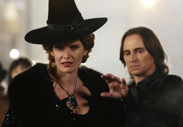 once-upon-a-time-lana-parrilla-rebecca-mader-robert-carlyle